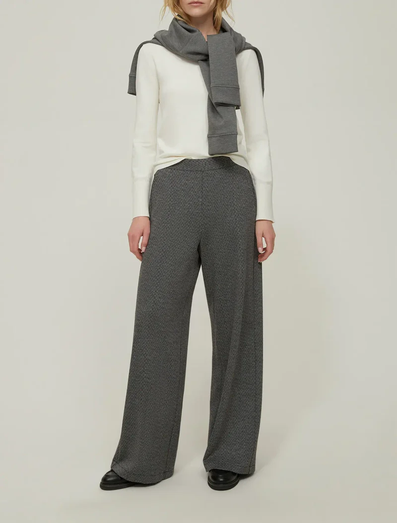 Knitted pants for women